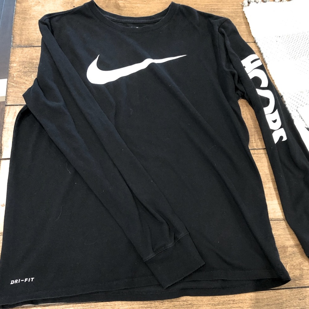 Men’s hoops long sleeve Nike drift shirt 💛